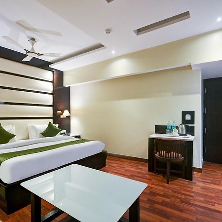 Hotel Geet Deluxe Nowe Delhi Zewnętrze zdjęcie