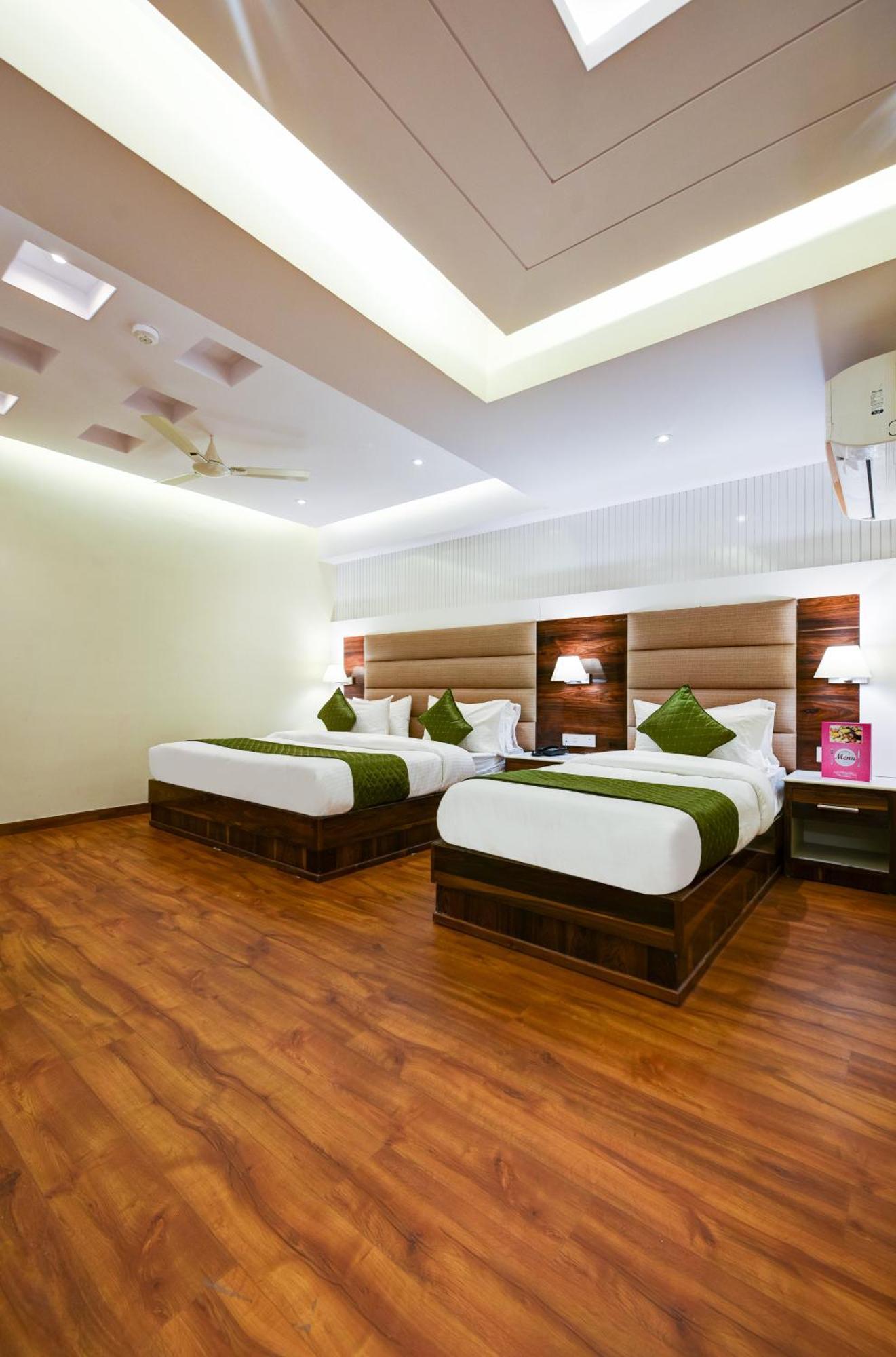 Hotel Geet Deluxe Nowe Delhi Zewnętrze zdjęcie