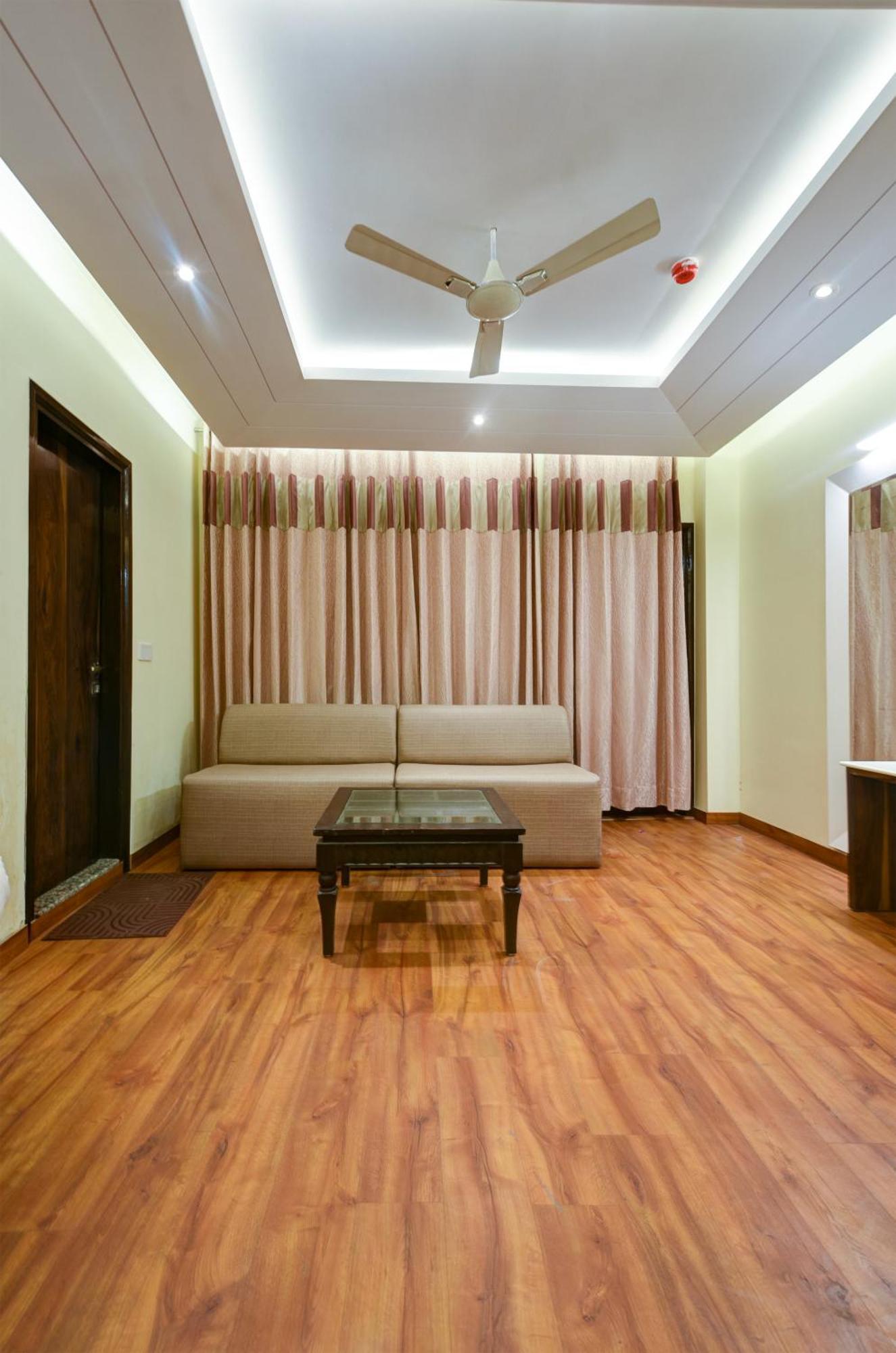Hotel Geet Deluxe Nowe Delhi Zewnętrze zdjęcie