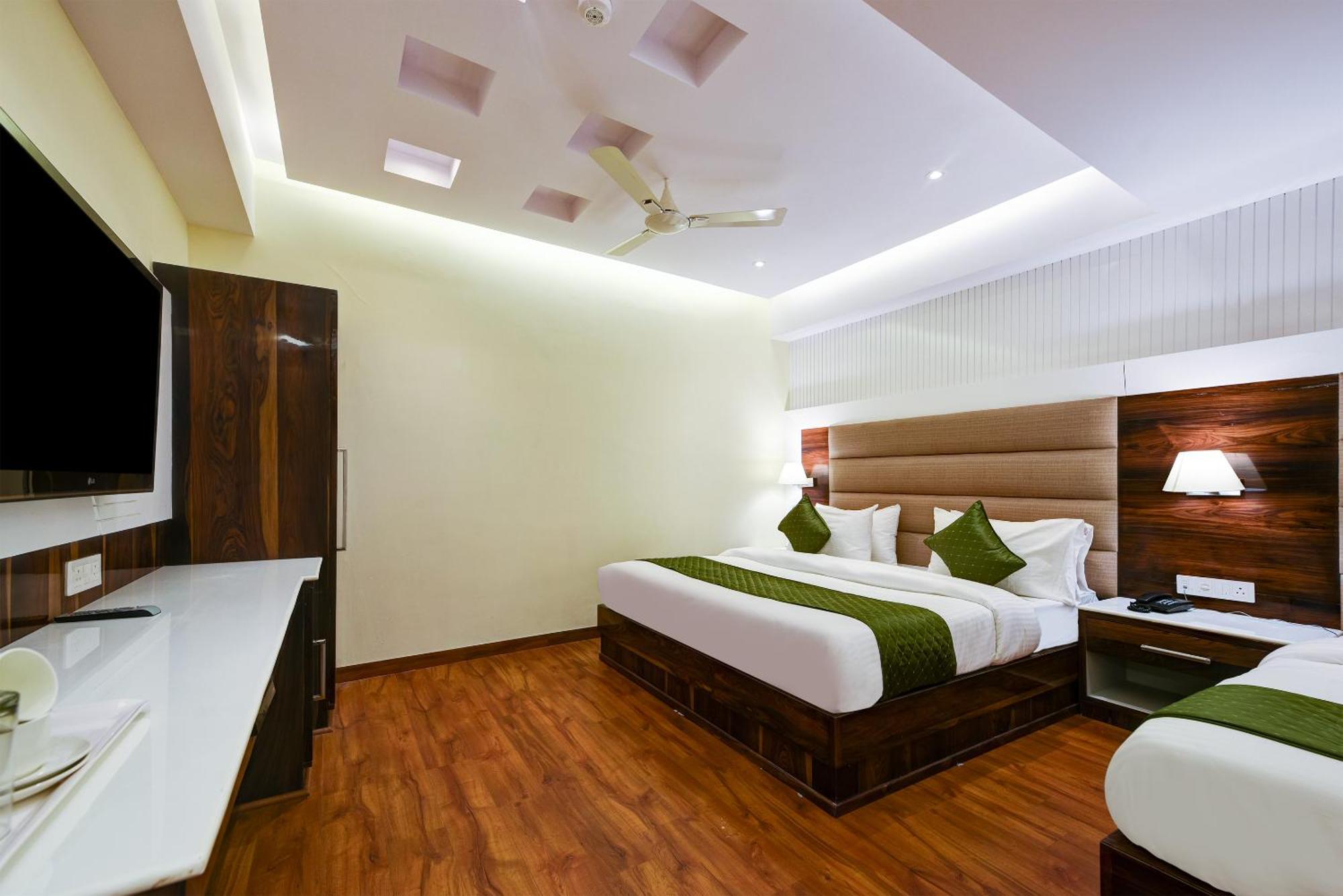 Hotel Geet Deluxe Nowe Delhi Zewnętrze zdjęcie