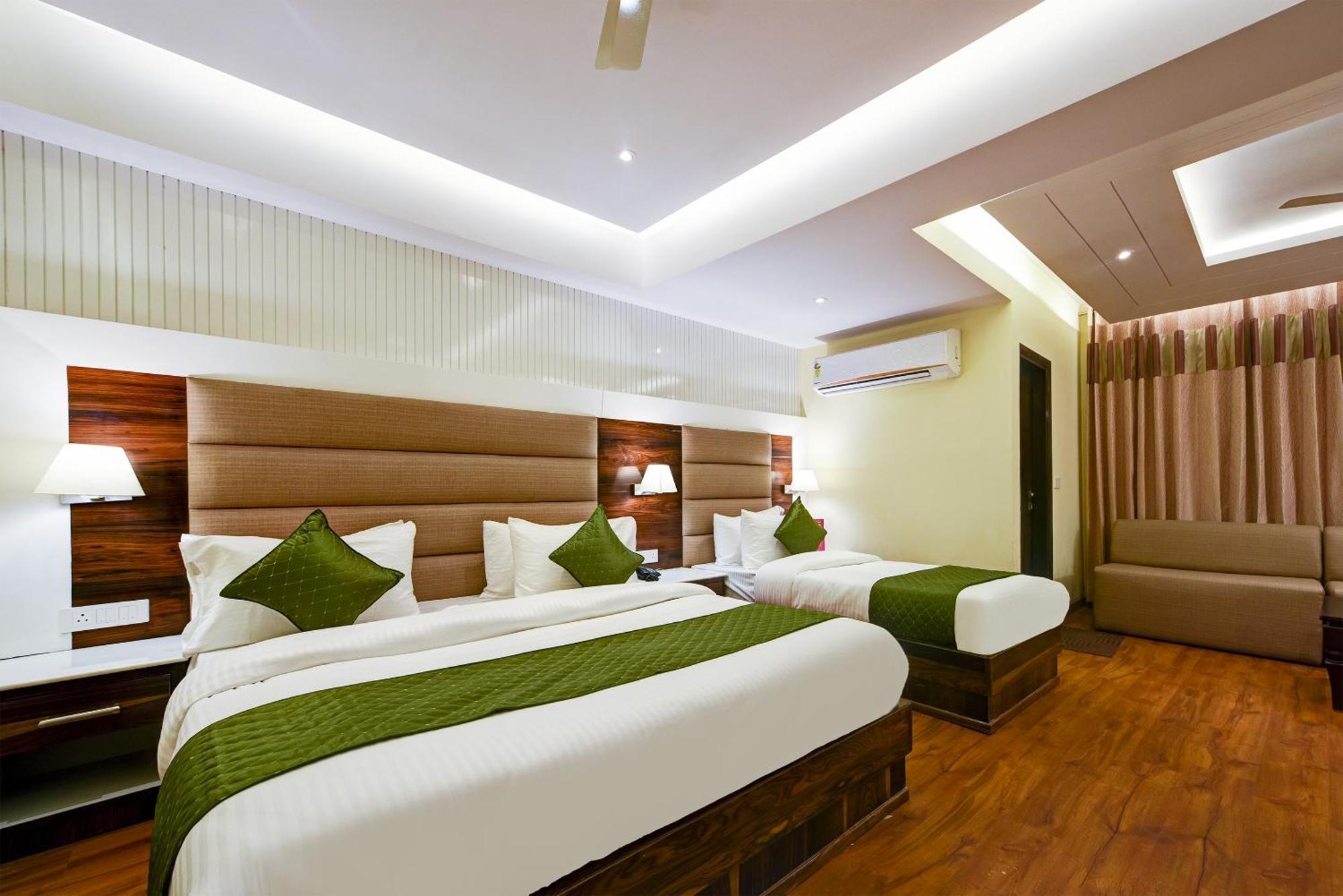 Hotel Geet Deluxe Nowe Delhi Zewnętrze zdjęcie