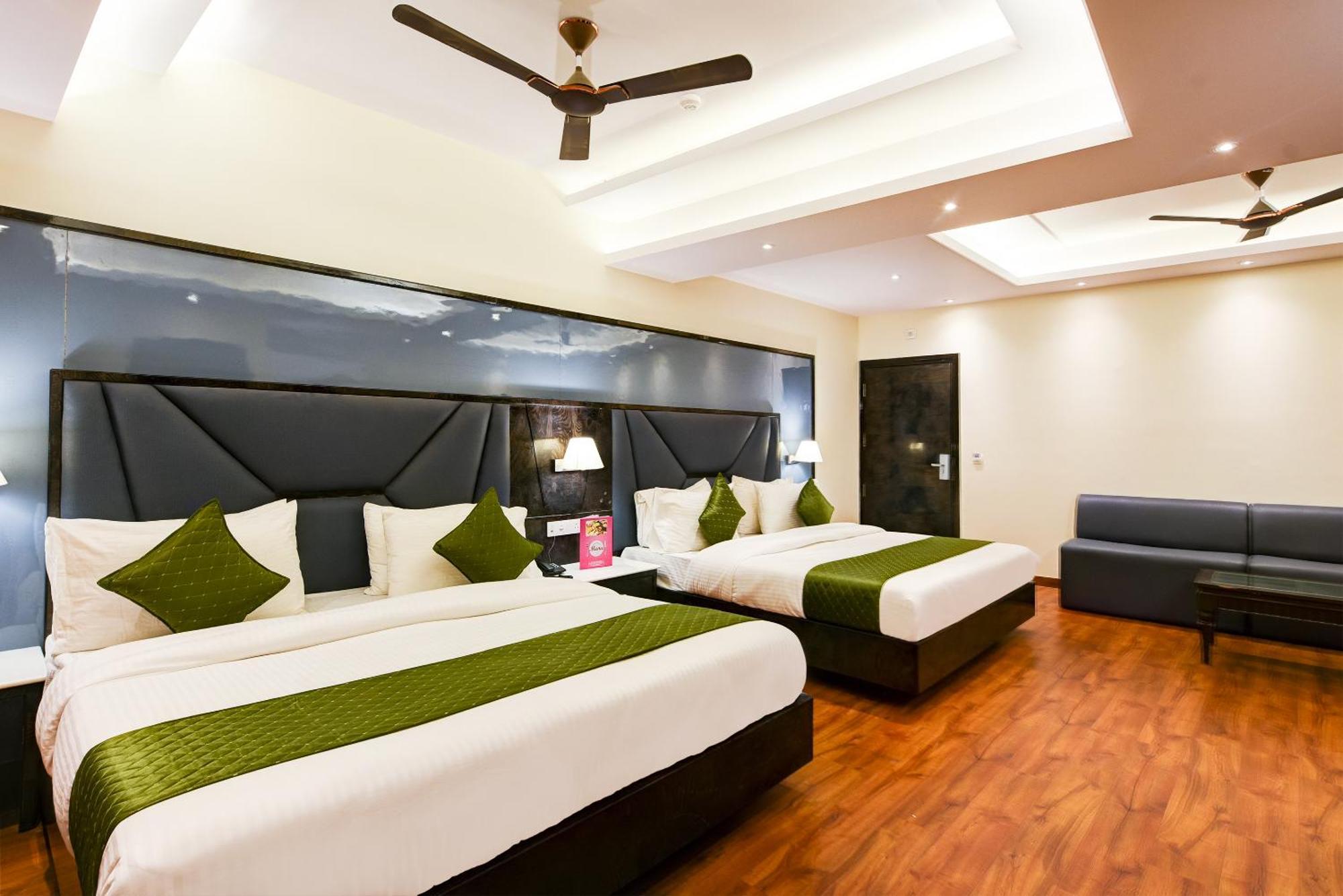 Hotel Geet Deluxe Nowe Delhi Zewnętrze zdjęcie