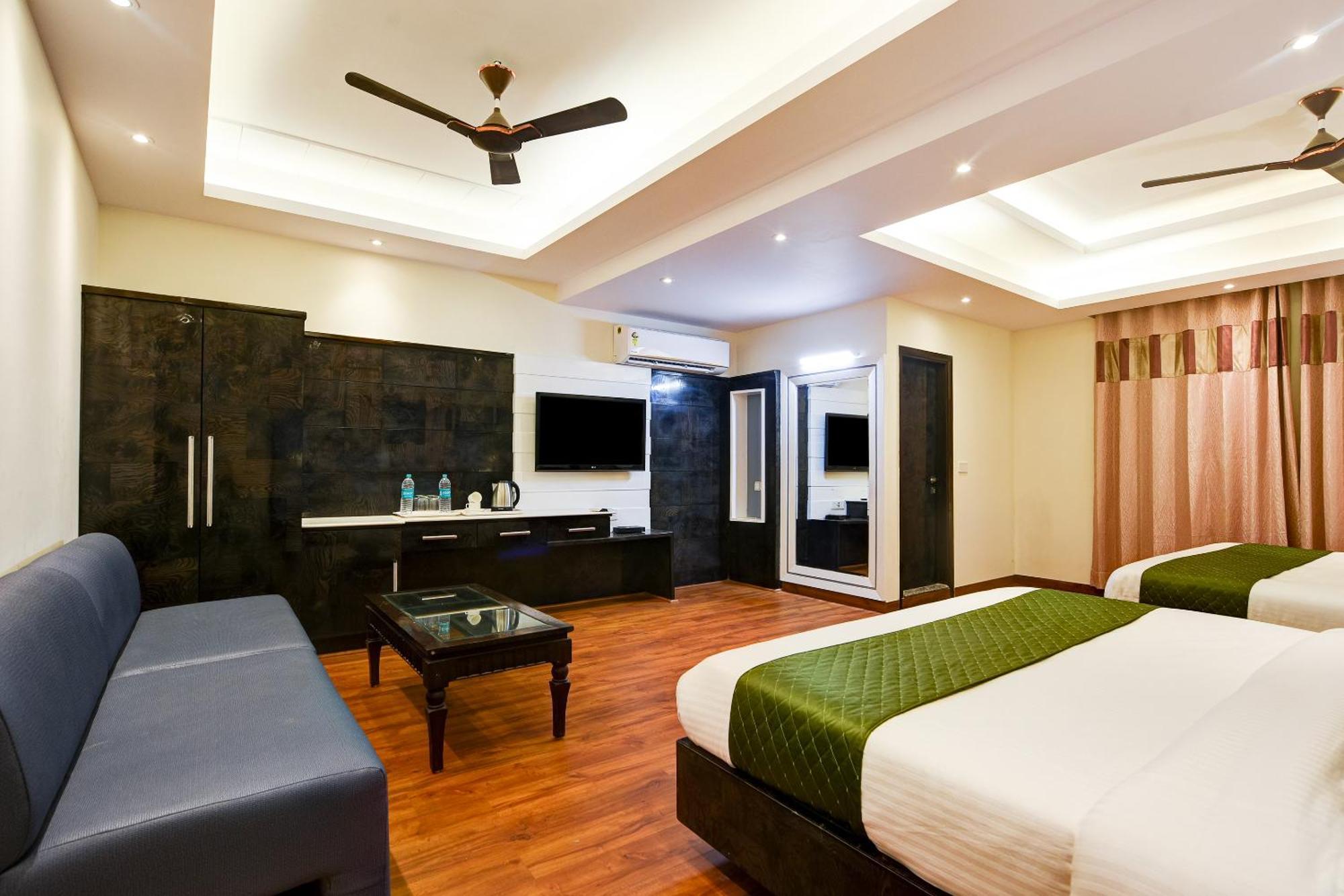 Hotel Geet Deluxe Nowe Delhi Zewnętrze zdjęcie