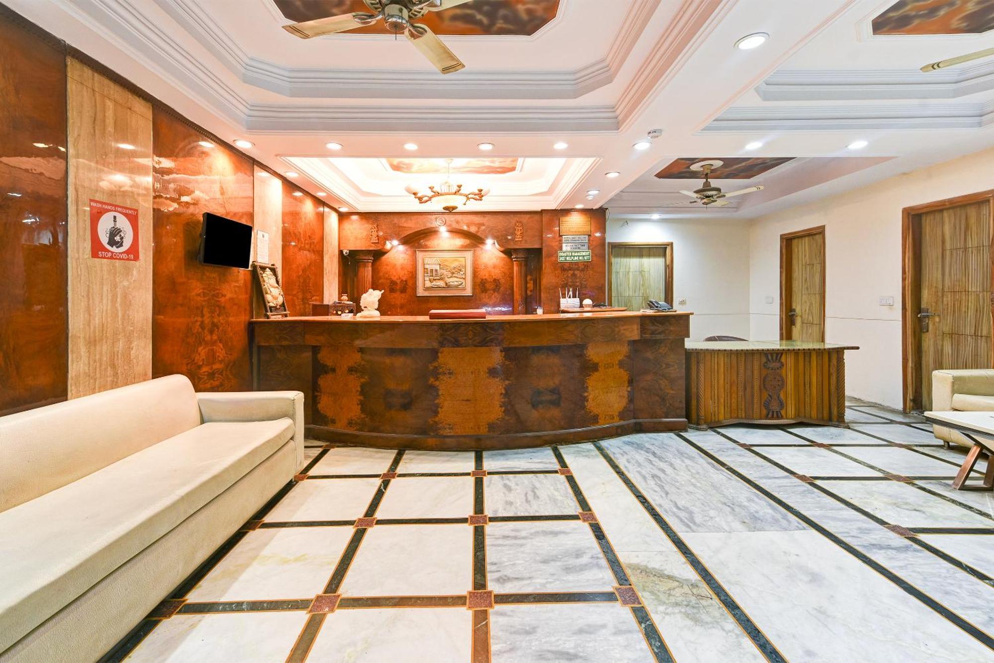 Hotel Geet Deluxe Nowe Delhi Zewnętrze zdjęcie
