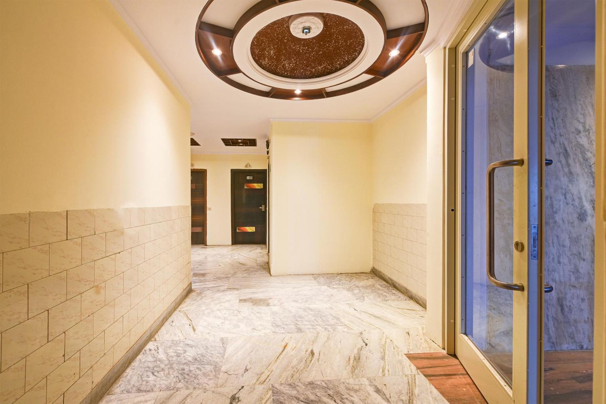 Hotel Geet Deluxe Nowe Delhi Zewnętrze zdjęcie