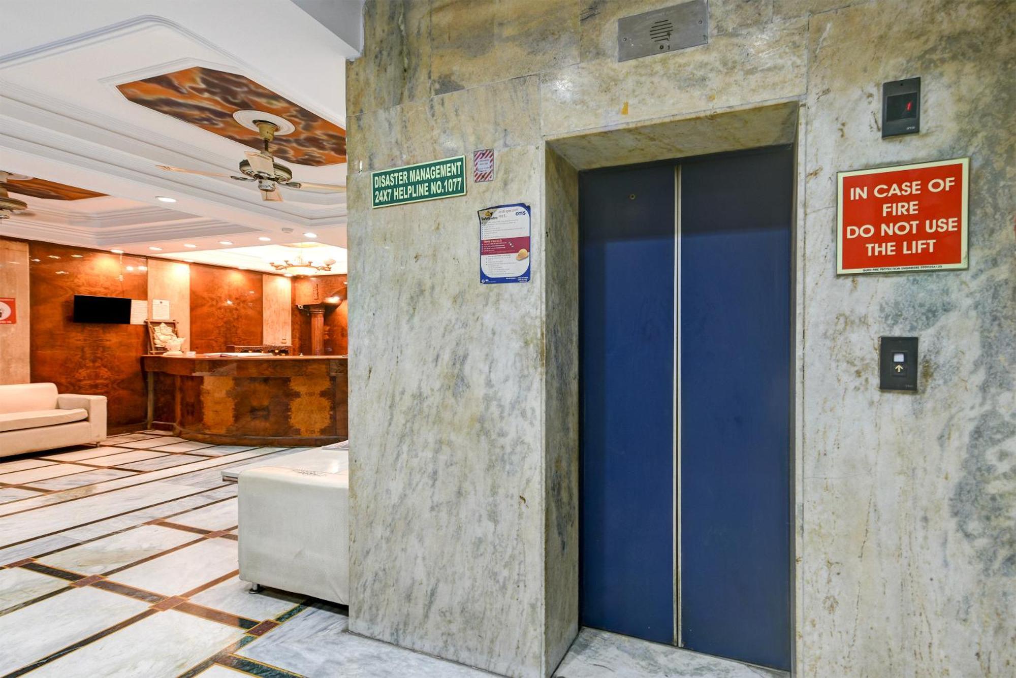 Hotel Geet Deluxe Nowe Delhi Zewnętrze zdjęcie