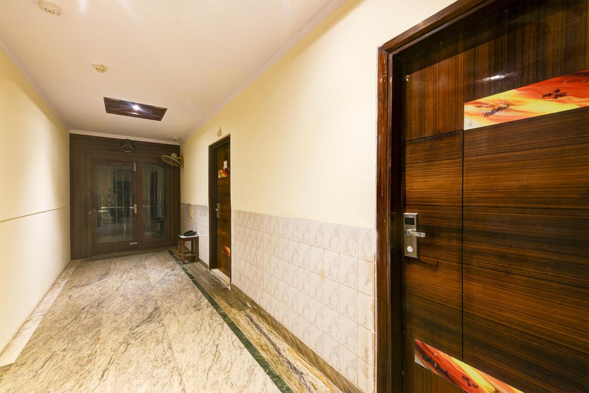 Hotel Geet Deluxe Nowe Delhi Zewnętrze zdjęcie